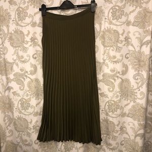 HM pleated skirt